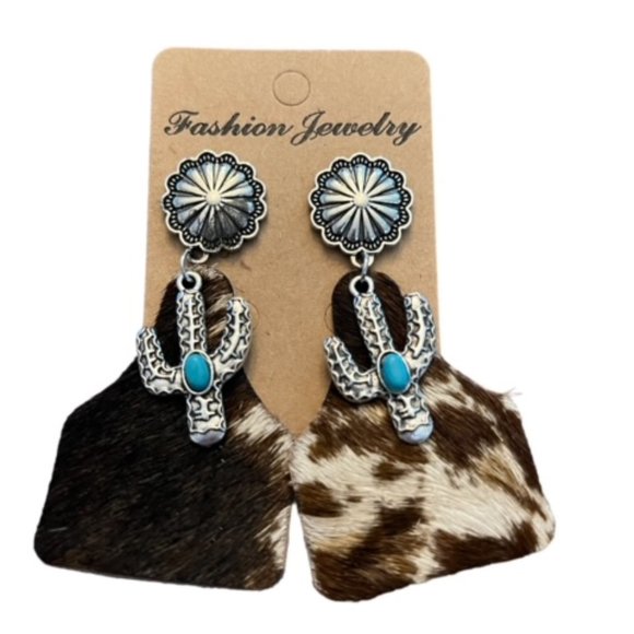 Western Fashion Earrings - Picture 1 of 1